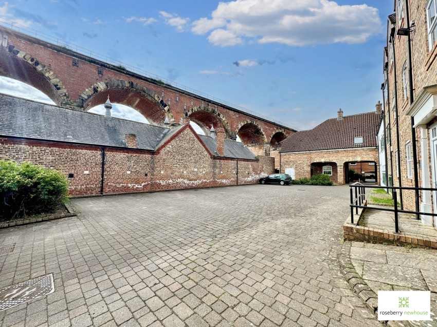 Images for Yarm
